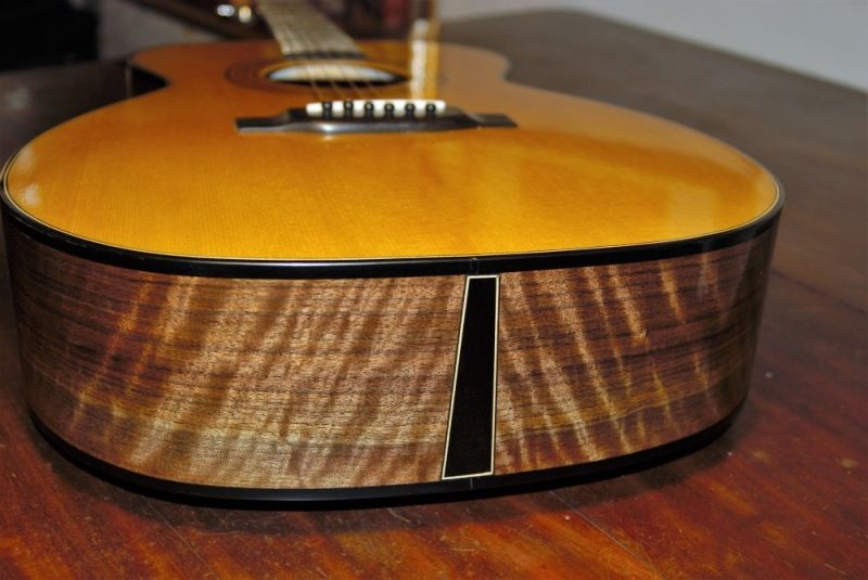 MRom - Walnut Acoustic Guitar