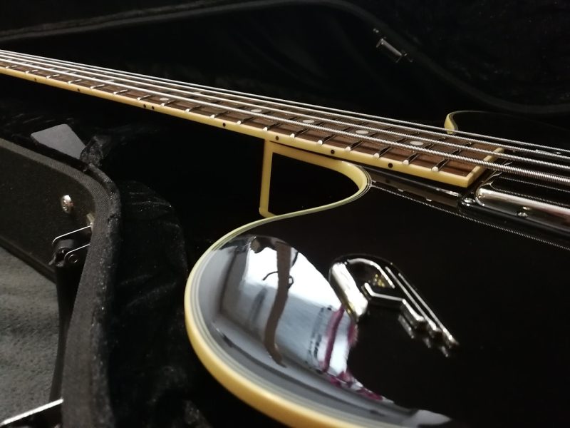 Duesenberg Fullerton 4-String Bass, Trans Black incl. Case