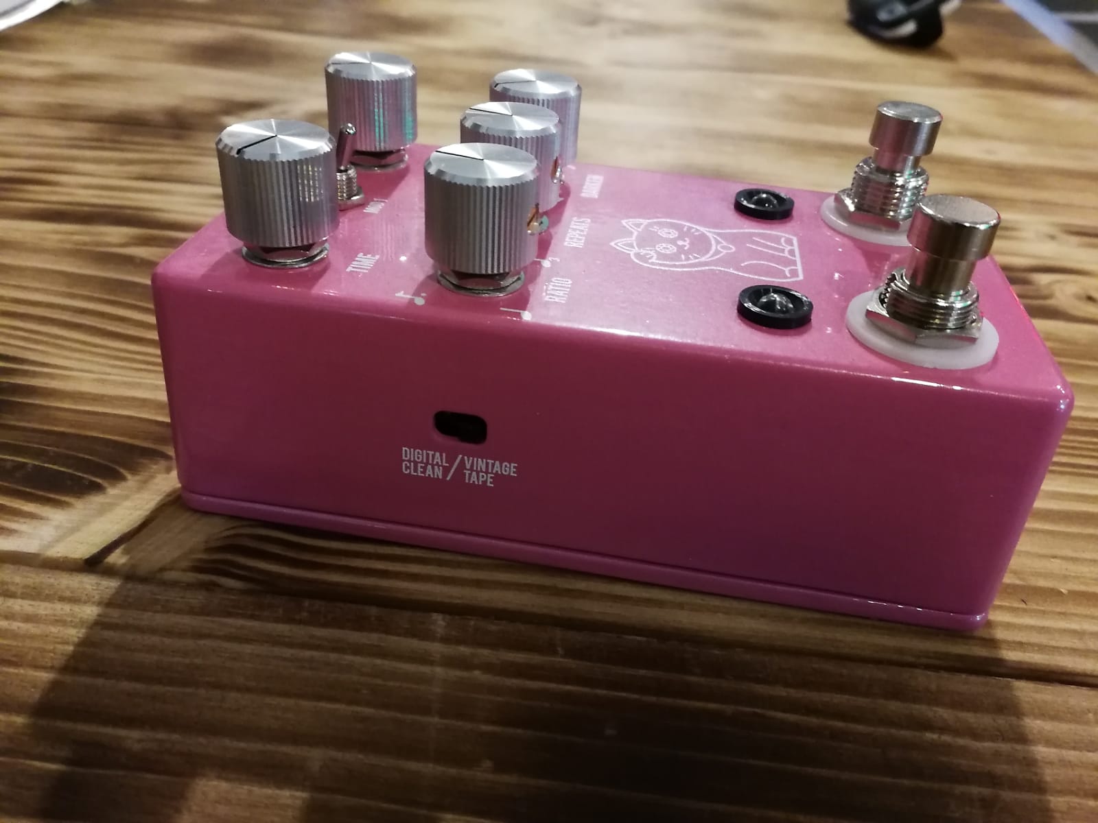JHS Lucky Cat - Delay - Pink on OhGuitar.com