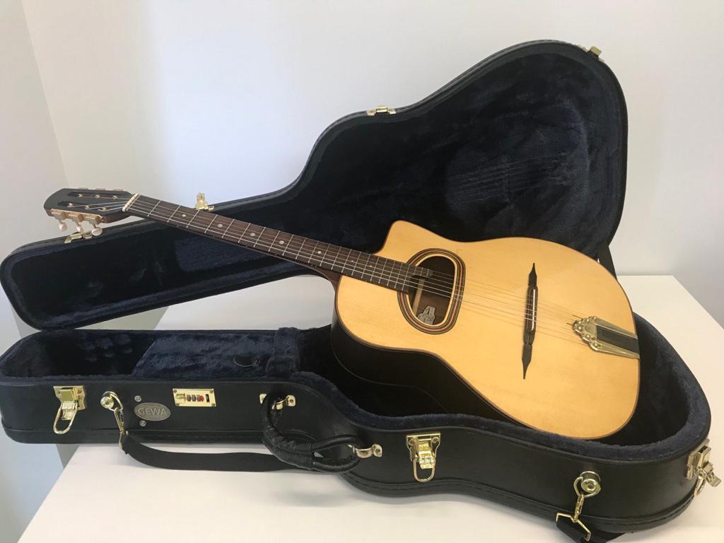 Altamira Guitar